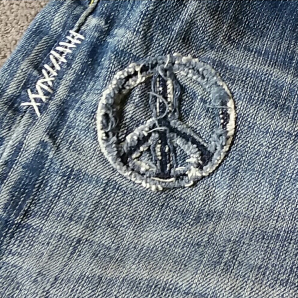 Lucky Brand Blue Jean Shorts with Flag Detail - Picture 8 of 9